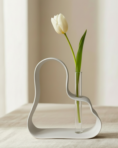 LINE FORM VASE